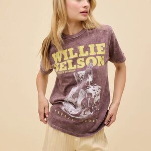 Daydreamer Willie Nelson Red Headed Stranger Weekend Tee NWT